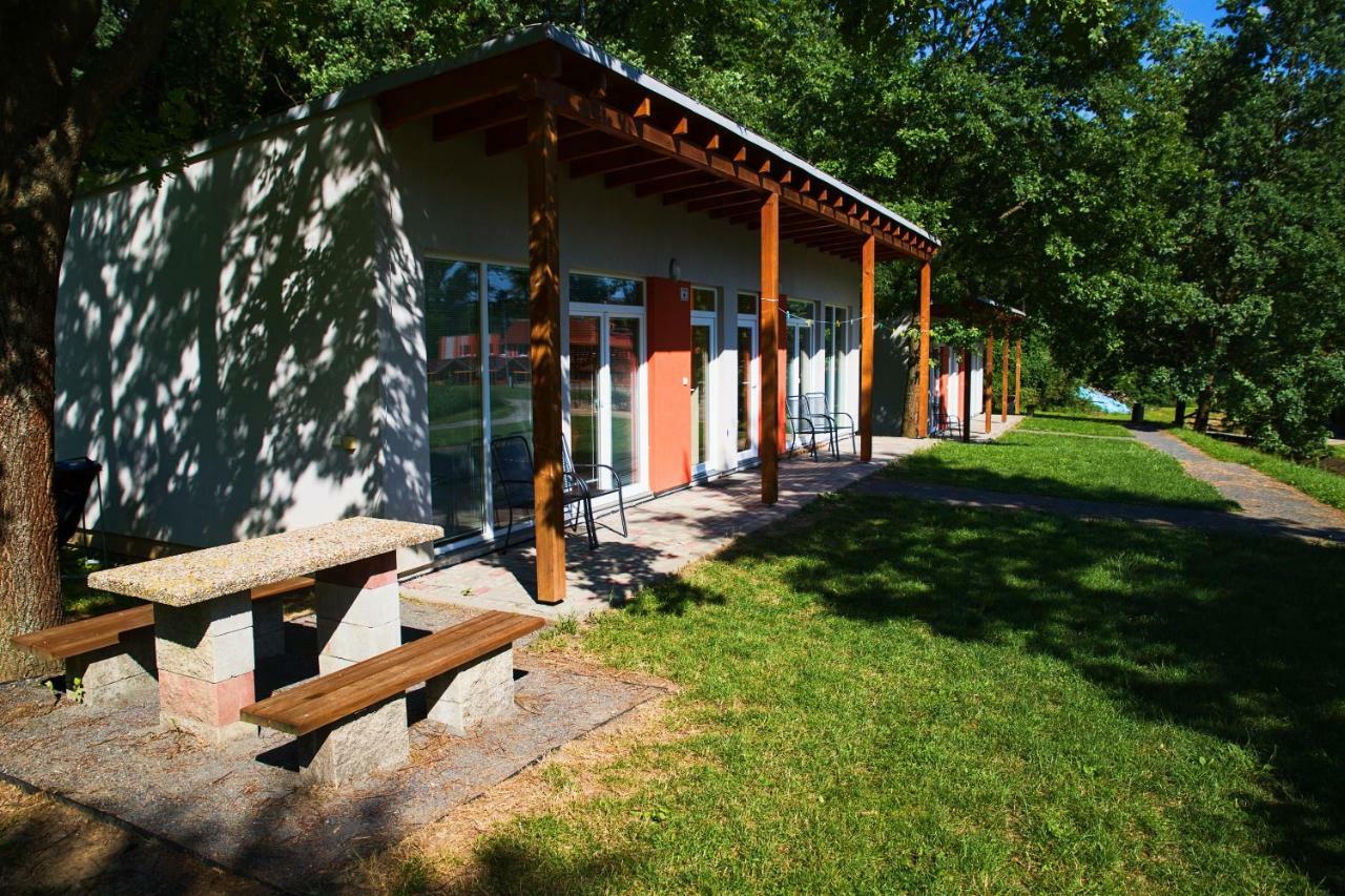 Penzion Amfik Bukovina Popovice  エクステリア 写真